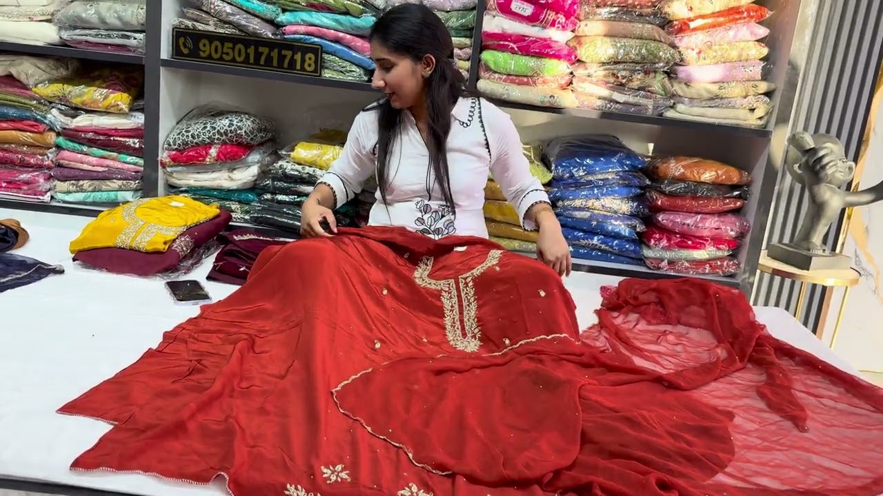 Crepe ki kitni सुंदर collection on pariranisuitsonipat 👉9050171718🙏🏻