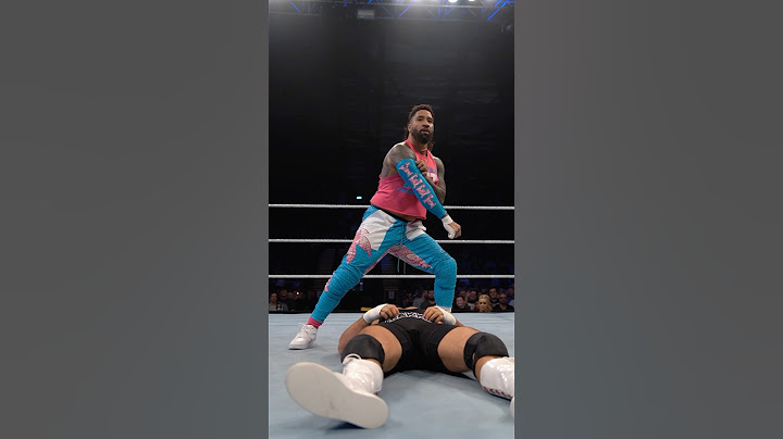 Jey Uso bringing out a classic at #WWENewcastle! 💪🔥
