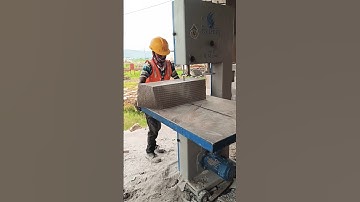 Construction workers AAC block cutting skill