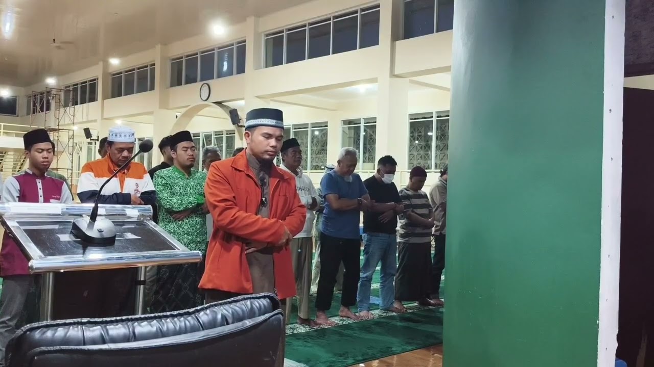 Shalat Maghrib - Ustadz Uci Tarmana (Surah Ali Imran 102 - 104) #islamic #shortvideo #maghrib 