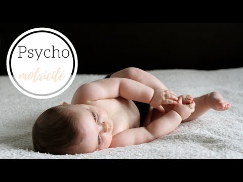 Vidéo: Quand Un Enfant Commence-t-il Généralement à Ramper