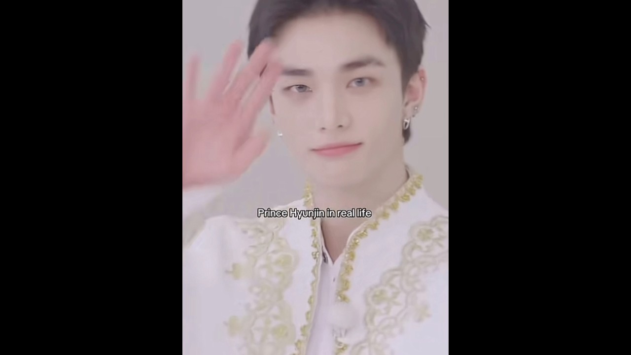 WE HAVE BEEN BLESSED😮💨😍#hyunjin#straykids#kpop#relatable#hot#trending#stay#skzcode