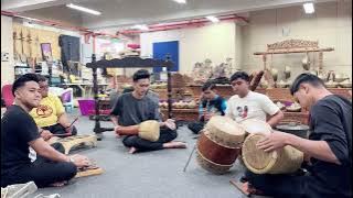 Tabuh Ragam Wayang Kulit Versi Dollah Baju Merah