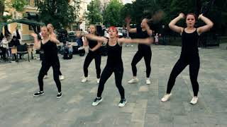 Елена Лагутова и её танцевальный коллектив 