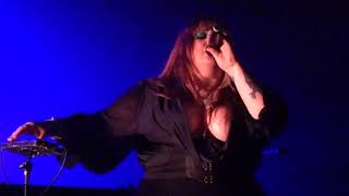 Sarah McCoy - Sorry For You (Live) Festival Chorus 2024 - La Seine Musicale Resimi