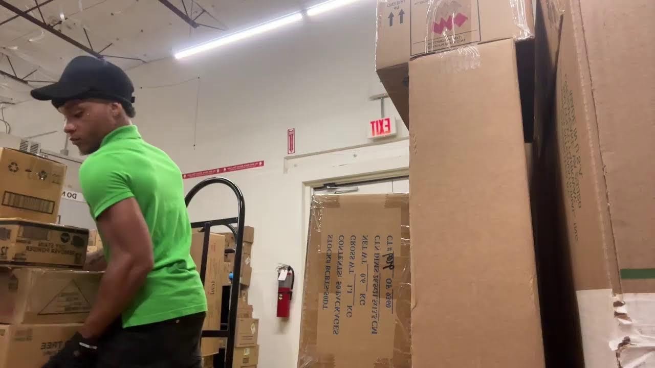 Day In The Life Of A Dollar Tree Merch Manager - YouTube