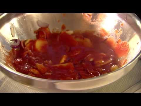 Video: Lam Gestoofd Met Tomaten