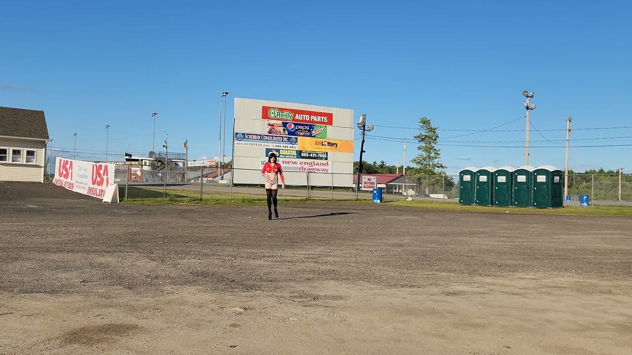 Heidi Bottoms visits the Drag strip