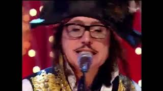 Adam Ant - Stand and Deliver - Jools Holland Hootenanny 2012 screenshot 4