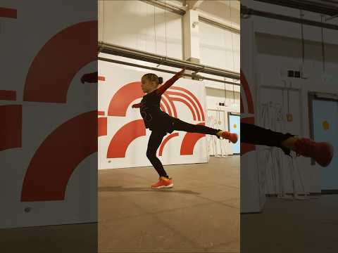 Как начинается утро фигуристки? С прыжковой разминки 😀 #figureskating #sports #fitness #спорт