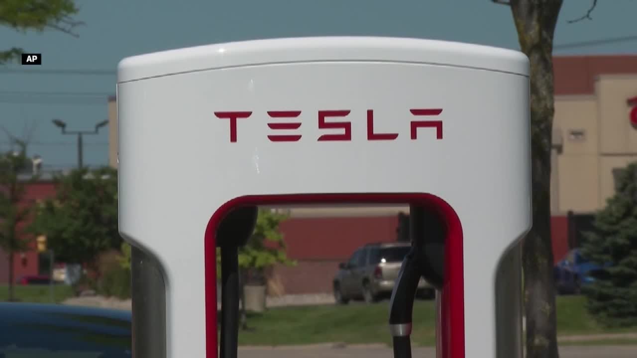 Tesla reports declining vehicle deliveries as tax credit cuts loom ...