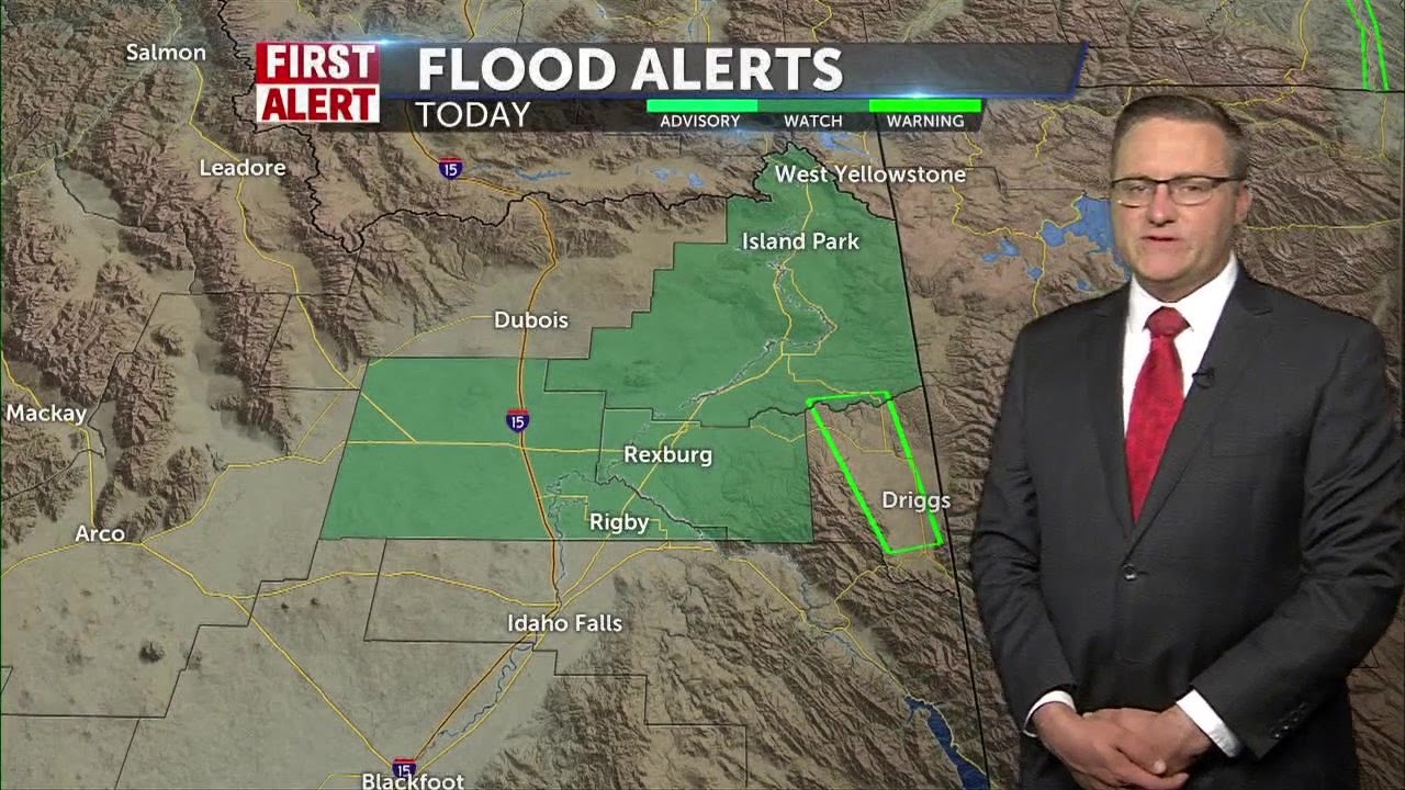 Scattered showers this weekend, possible snow Monday morning - YouTube