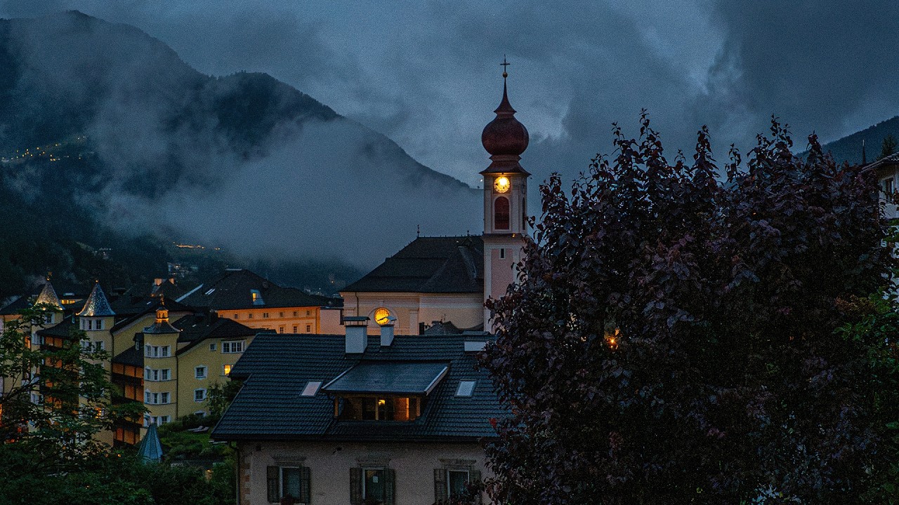 Le campane della Chiesa Parrocchiale di Ortisei/St. Ulrich (BZ) [IT] - Läuten zum Hochamt (esterna)