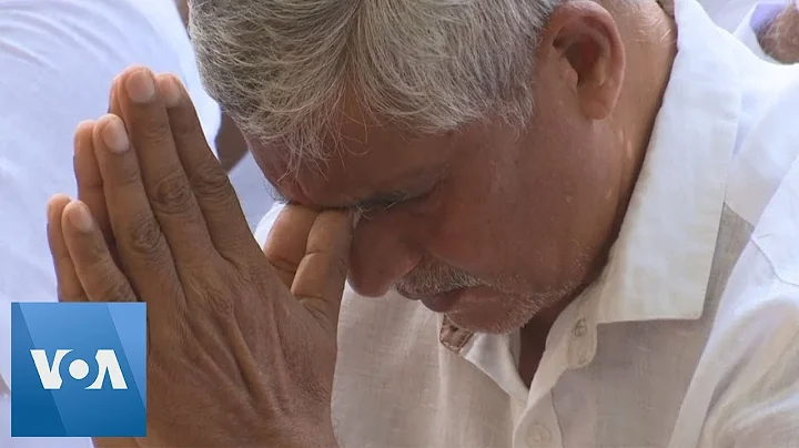 Buddhist Monks Pray for Sri Lanka Victims