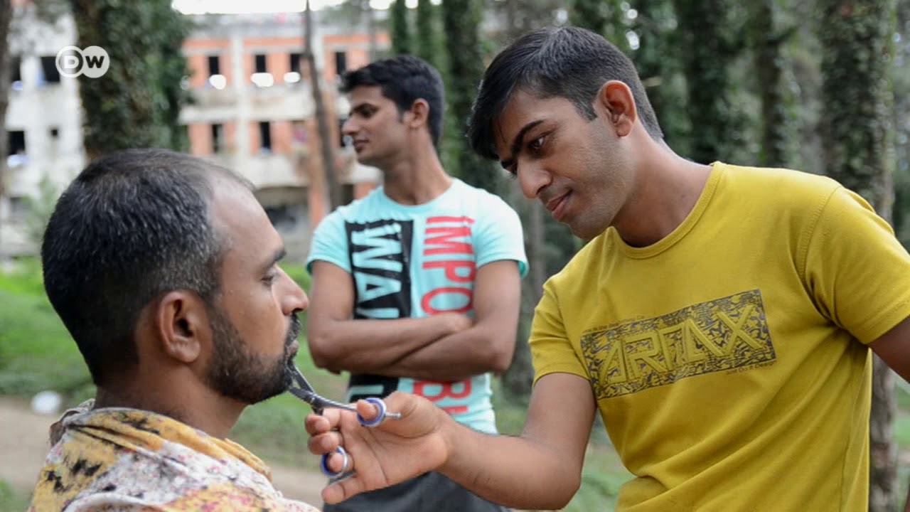 Frizerski salon u izbjegličkom kampu u Bihaću