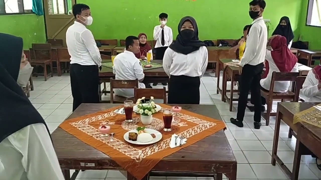 Ujian Praktek Prakarya (Table manner ala Esdukar) Kelas 9C sesi 1