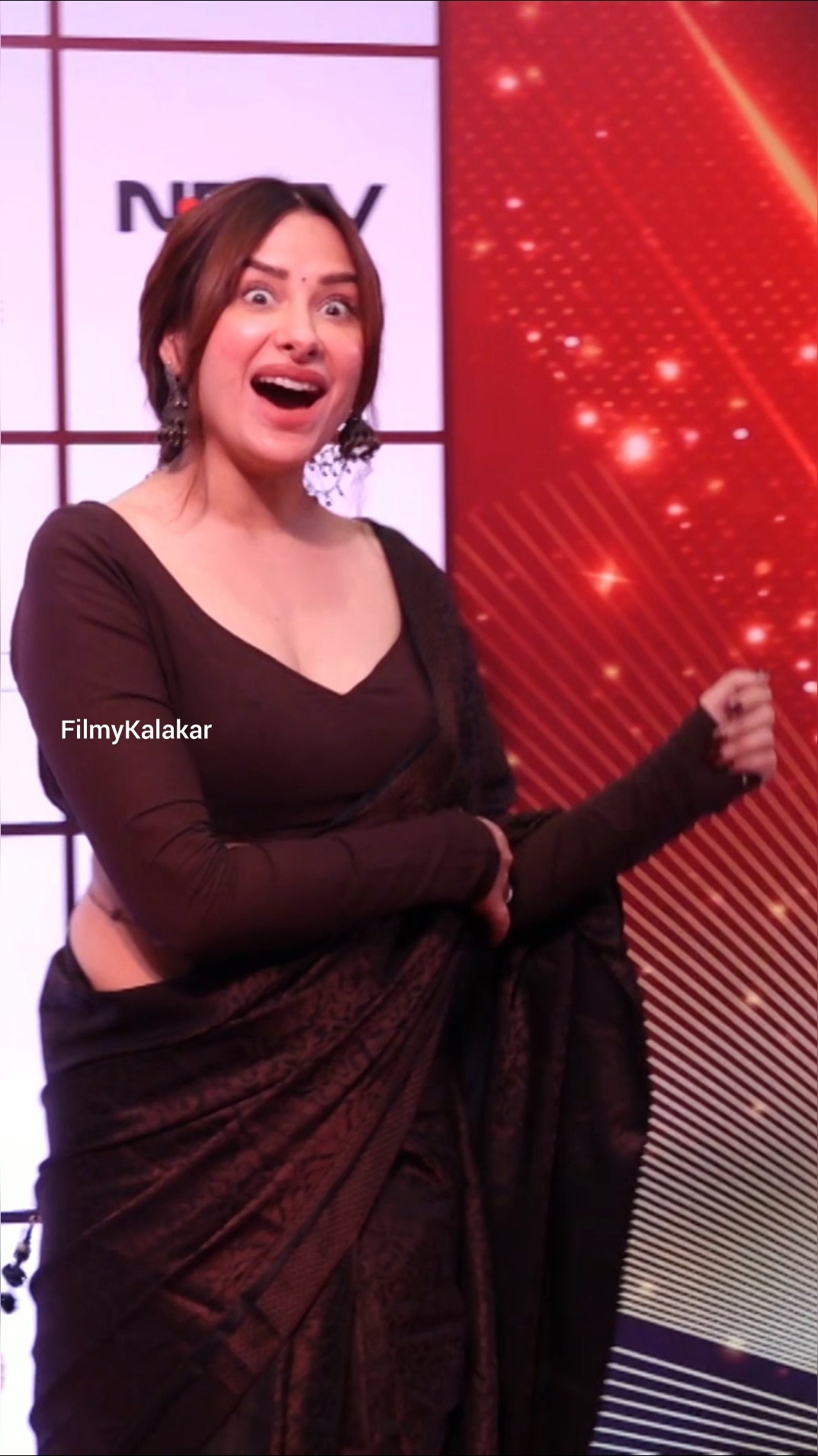#mahirasharma spreading cuteness in alluring traditional attire ? #filmykalakar