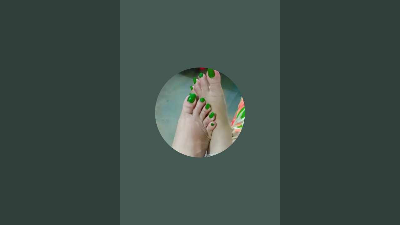 feetqueen@ is live
