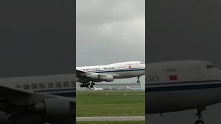 #Shorts heavy landing Air China  Boeing 747-4F @Buitenveldertbaan@AMS