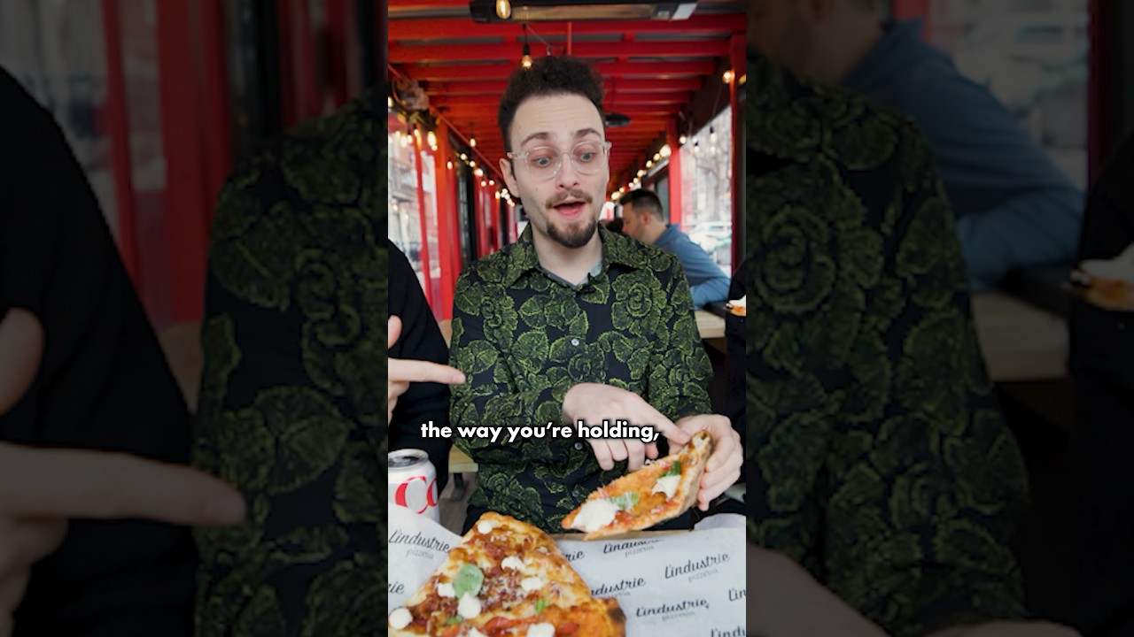 @GothamChess Shows us his favourite New York Pizza Slice!