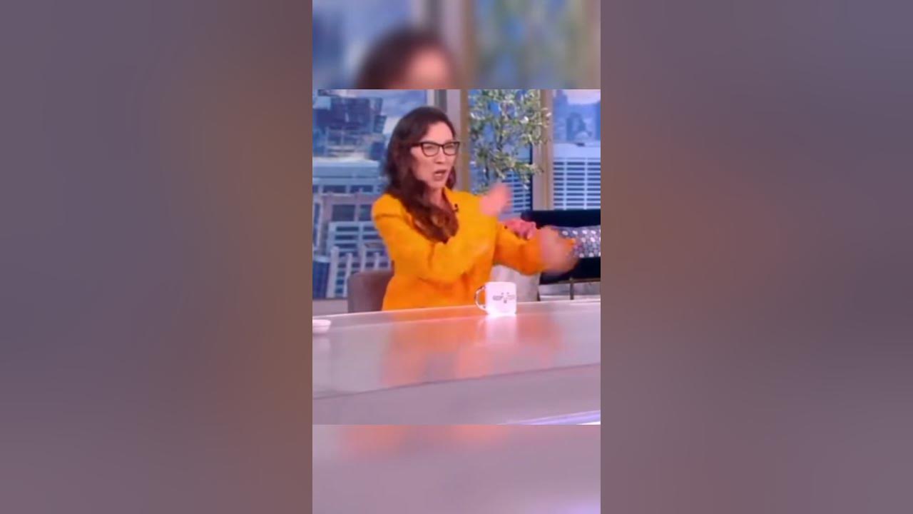 Michelle Yeoh is funny #michelleyeoh #everythingeverywhere #crazyrichasian #杨紫琼