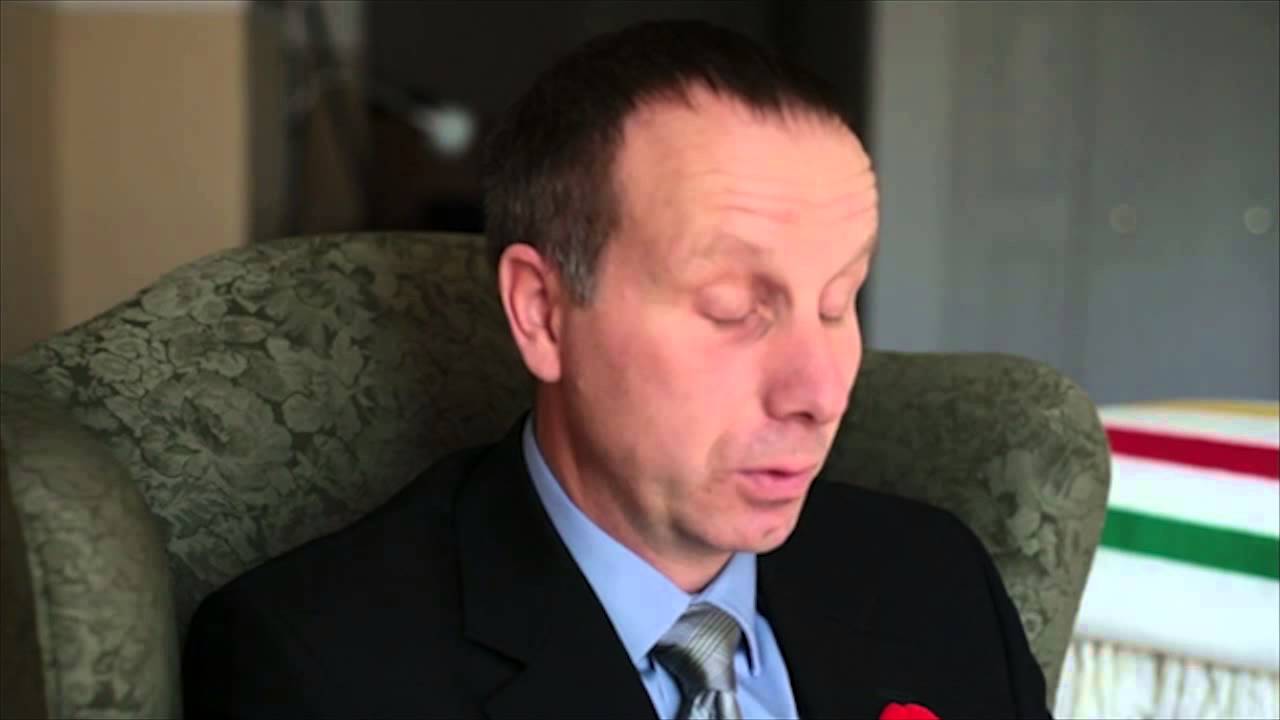 Decorated veteran removes medals in protest