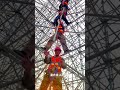 Como são montados os andaimes modulares gigantes.
