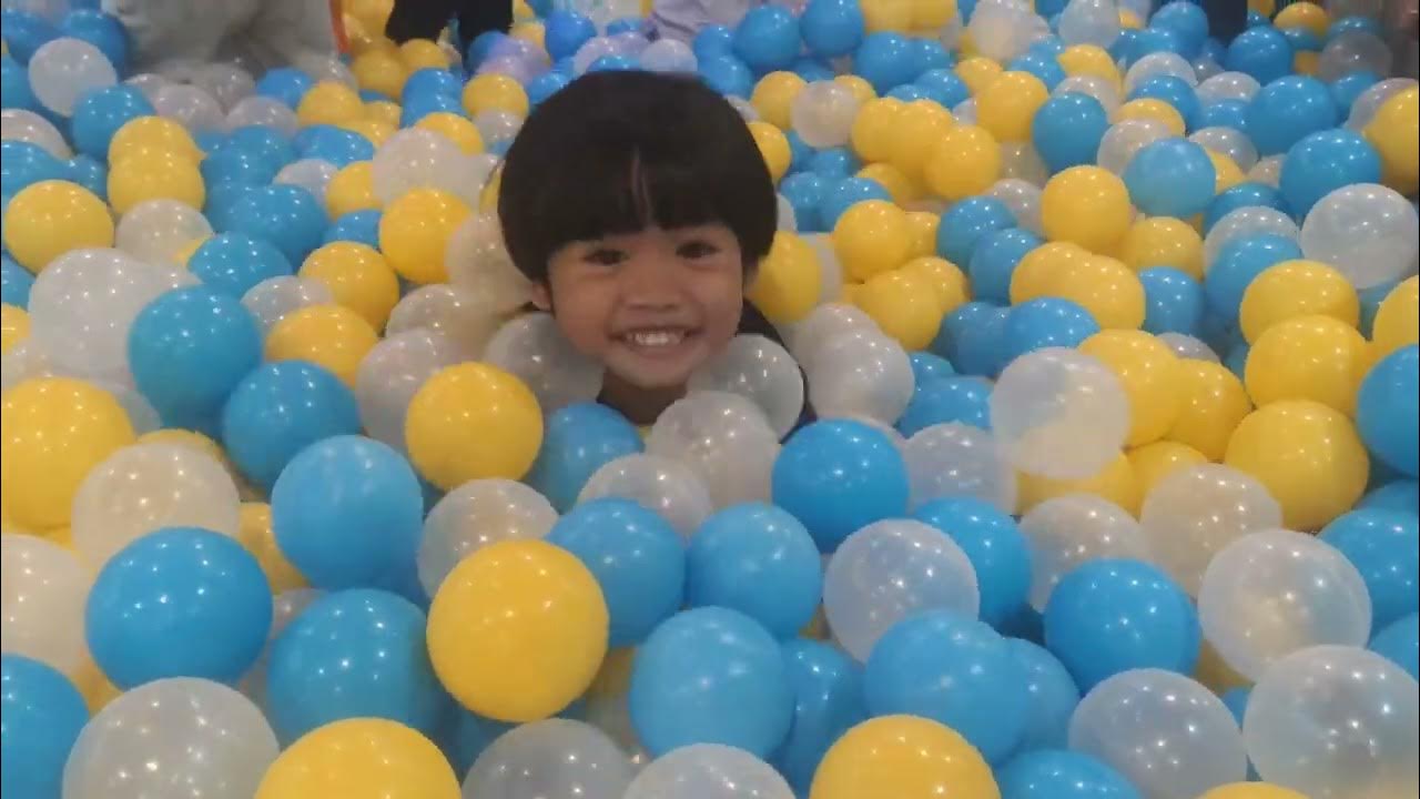 Playground Terbaru di Amplaz Jogja Mandi Bola Warna Warni, Trampoline