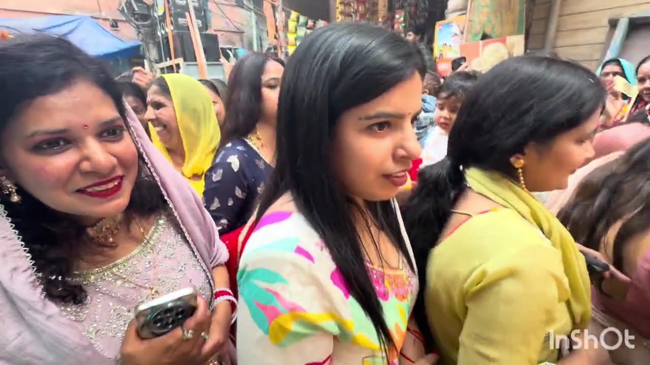 मकोड़ा से आई भातन जसोला ।सबने की बहुत मस्ती ।सारी भातन गई थक ।।