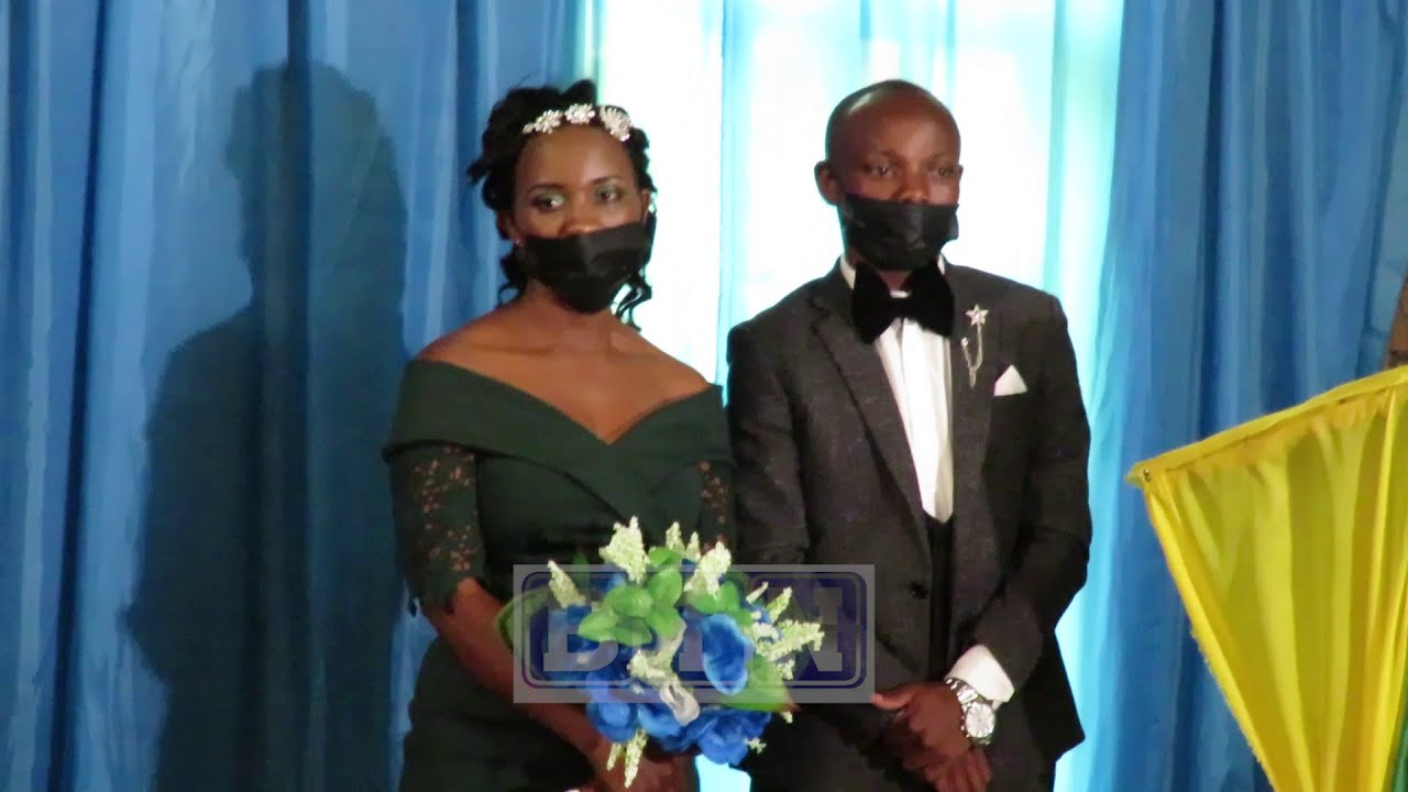 Ibyari ubukwe byabaye akavuyo/Umukobwa yagiye gusezerana n'umuhungu hari n'undi wamutanzeho inkwano