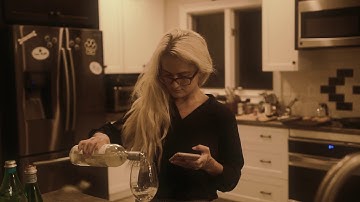 Samantha Leah - Round The Clock (Official Music Video)