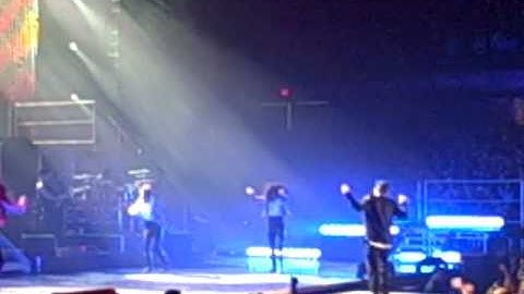 NKOTB Jordan Knight "Baby I Belive In You" and "Give it To You" Allstate Arena 10/24