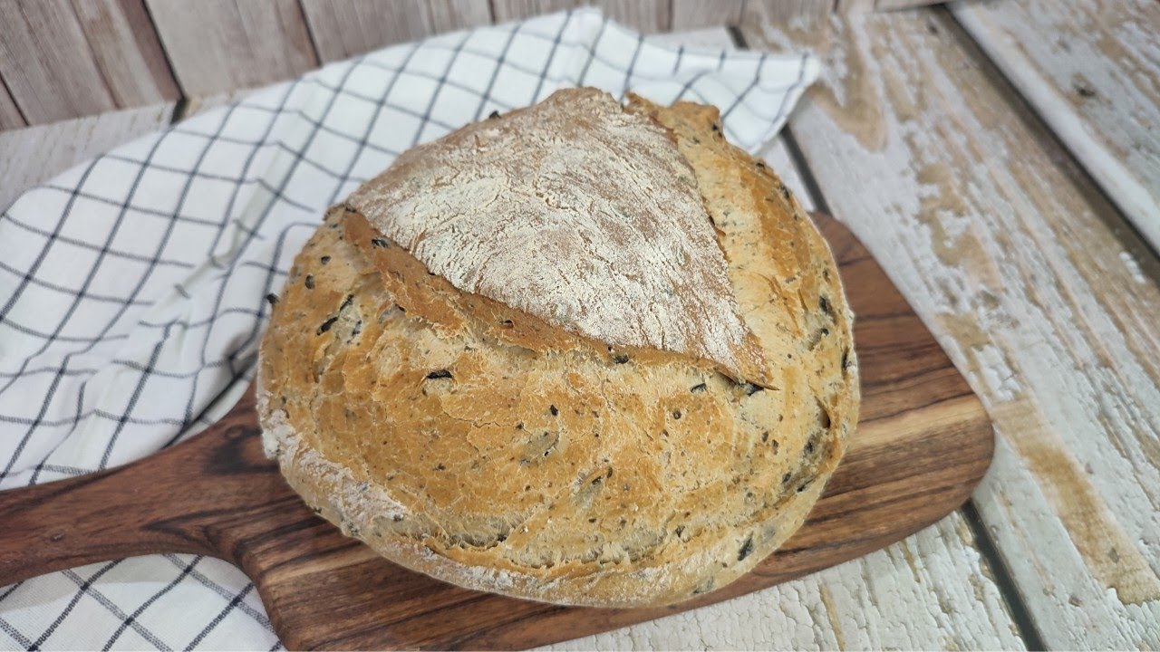 PAN DE ACEITUNAS NEGRAS, extra crujiente y sabroso, con Mambo!!!