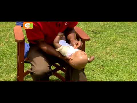 Video: Jinsi ya Kutibu Sprain Wakati wa Huduma ya Kwanza: Hatua 11 (na Picha)