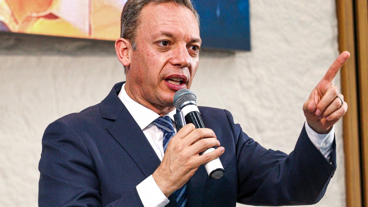 A IGREJA ESTÁ CRESCENDO COMO NUNCA - O CUMPRIMENTO DE MATEUS 24 DIANTE DOS NOSSOS OLHOS - Pr Gustavo