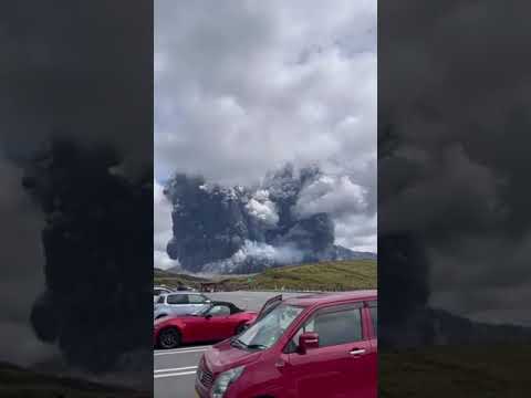 Vídeo: vulcão Monte Aso, no Japão, entra em erupção