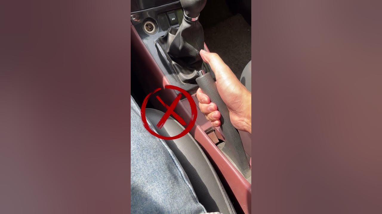 How to pull the handbrake correctly, many people do it wrong!#car #