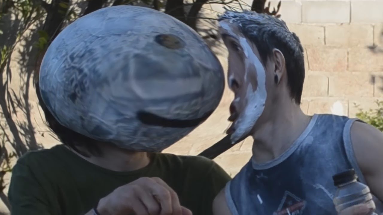 YTPH Robleis hace el reto de la botella con su hermano pero el video esta sintetizado