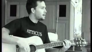 Blink 182 - 'Don't Leave Me' Song, sang by Mark Hoppus Accustic Live Solo chords