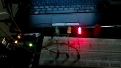 Semáforo com arduino - Primeiro programa usando essa plaquinha.