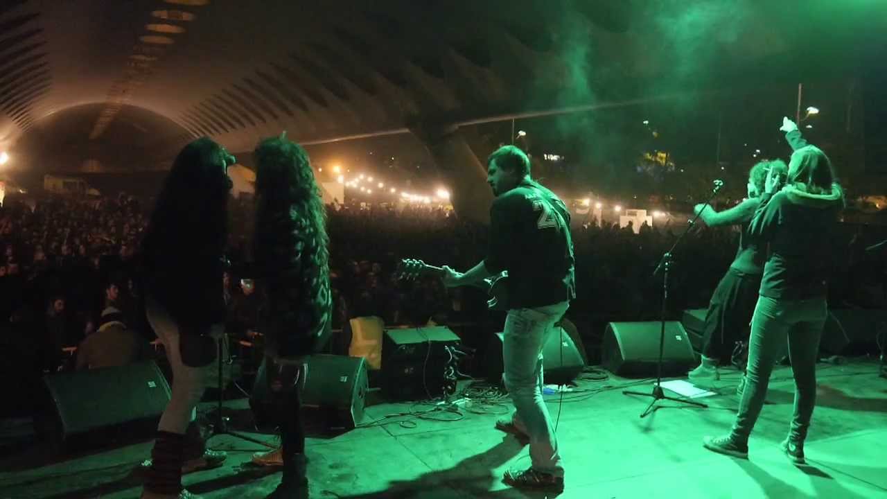 boikot bajo el suelo YouTube