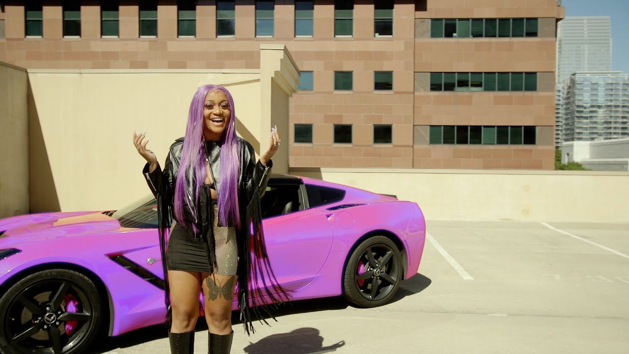 Pretty Bitch- By Domo Wilson (Official Music Video) auf YouTube ansehen Pretty Bitch- By Domo Wilson (Official Music Video) auf YouTube ansehen