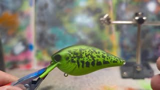 Having Fun Painting Yet Another Square Bill Crankbait!