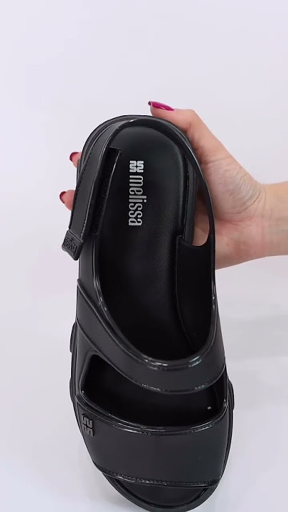 ✨ Melissa Ella Move: elegância e conforto que acompanham seu ritmo! ✨