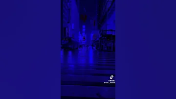 صحاب الكيتمان انا قلبي مهرس وهي دايرة بيلو وترقص 