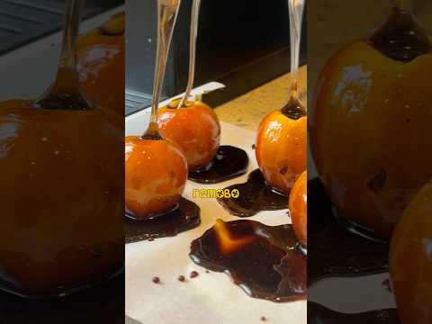 🍎 Рецепт яблока в карамели #рецепты #осень #атмосфера #сладости #вкусно #легко #shorts