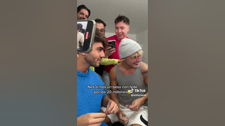 Fede y Ian se dan un beso por los 20M de Suscriptores @fedevigevani