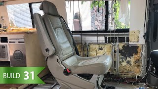 Установка сиденья от Mercedes Viano в салоне автодома Sprinter
