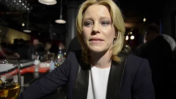 We Have A Drink With Elizabeth Banks At Sundance