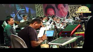 09 - Mere Tumhare Beech Mein Ab To Na Parbat - Jhuk A Aasman - 1968